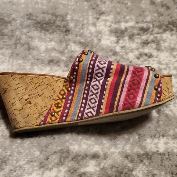 Super cute Rampage wedge sandal - Picture 6 of 6